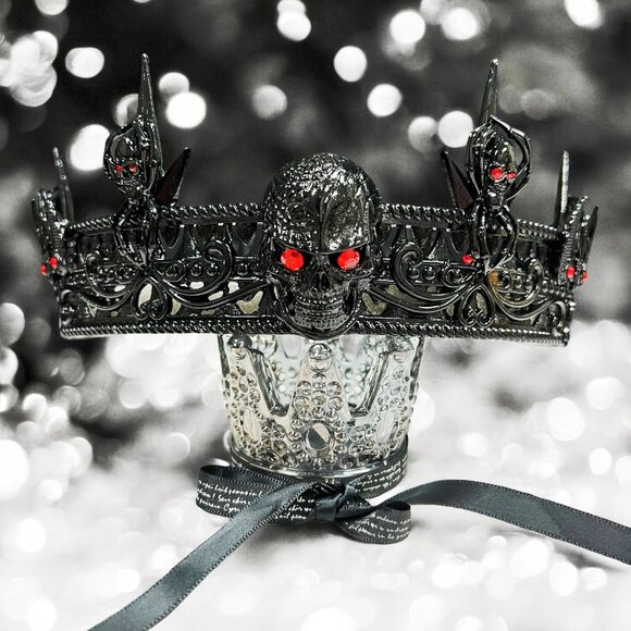 Black and Red Skull Crown - Picture 7 of 9
